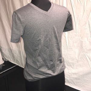 Short sleeve v neck tee